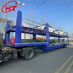 Vehicul de transport auto cu etaj